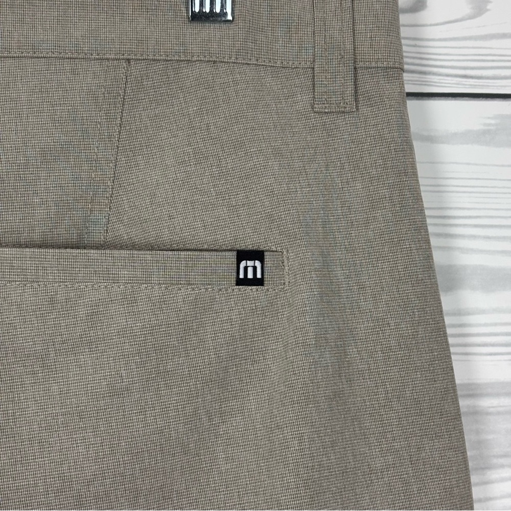 Travis Mathew Men’s Beck 2.0 Khaki Shorts Size 38 - Picture 7 of 9